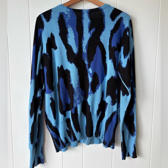 Blue Sky Blue Leopard Bamboo Cotton | Size XL - Picture 7 of 8